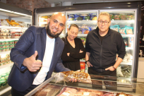 بالصور: افتتاح الفرع الجديد لملحمة محمد أبو حلوة جنوب شارع ييفت بمدينة يافا